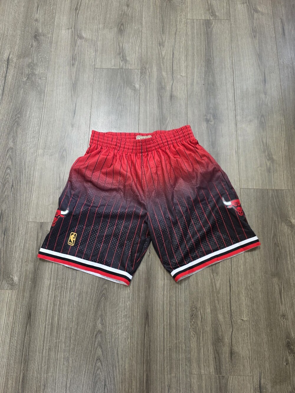 Mitchell Ness Chicago Bulls Fadeaway Swingman Shorts Mens Size Medium & Large